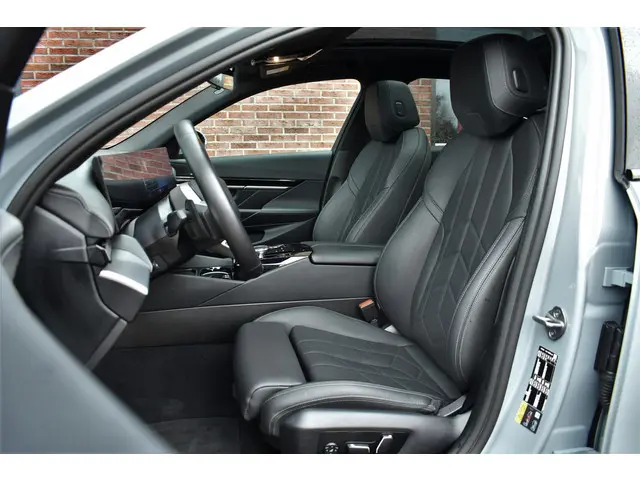 BMW 5 Serie 530e M-Sport 2024 Hybride Benzine 4