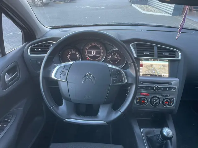 Citroën C4 1.2 PureTech Feel Collection 2015 Benzine 12