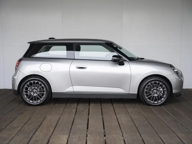 MINI 3-Deurs E Essential 2025 Elektrisch 4