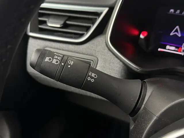 Renault Clio 1.0 TCe 90 GPF techno 2023 Benzine 28