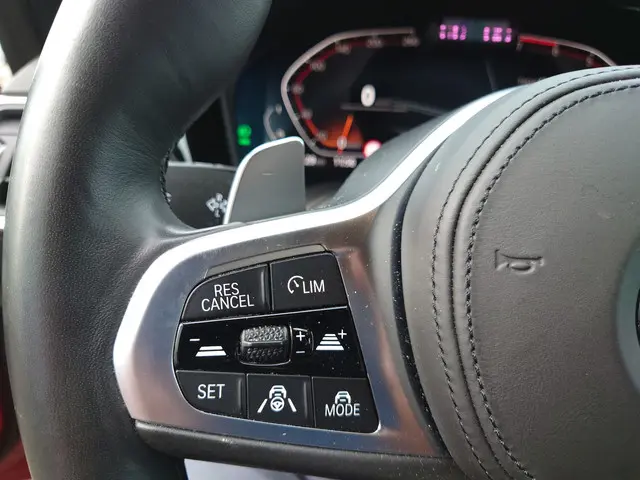 BMW 3 Serie 330i High Executive 2019 Benzine 21