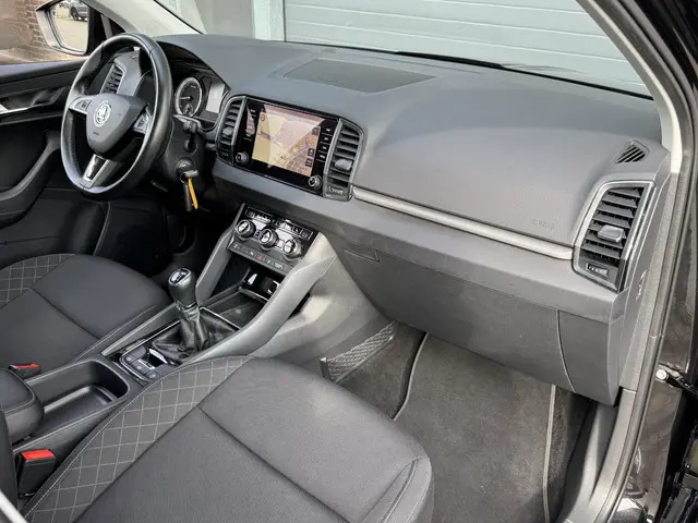 Škoda Karoq 1.0 TSI STYLE BUSINESS 2019 Benzine 9