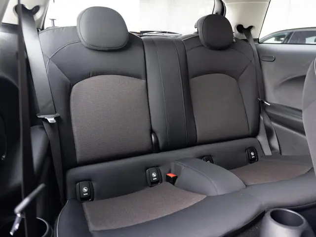 MINI 3-Deurs Cooper 2021 Benzine 11