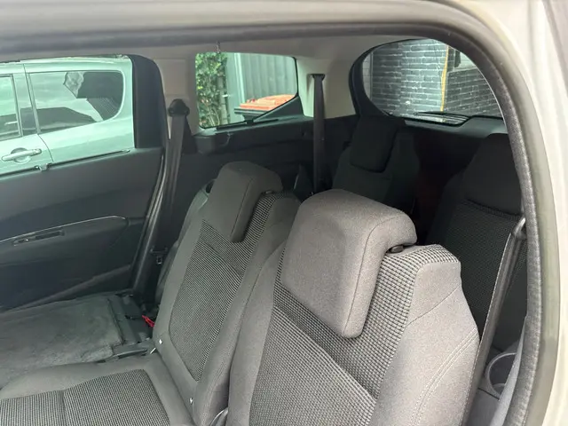 Peugeot 5008 1.6 THP Allure 7p. 2014 Benzine 21