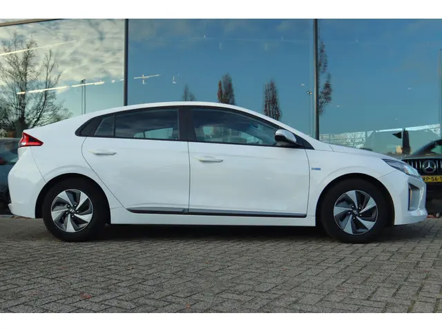 Hyundai IONIQ 1.6 GDi I-MOTION AUT. 2017 Hybride Benzine 9