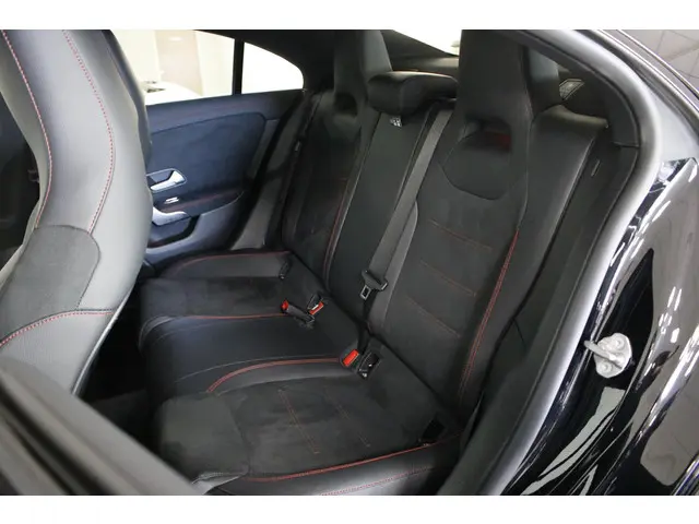 Mercedes-Benz CLA 180 Business Solution AMG 2020 Benzine 7