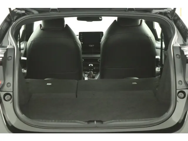 Toyota Yaris 1.6 GR Premium 2021 Benzine 24