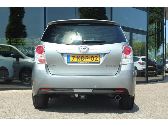 Toyota Verso 1.8 VVT-i BUSINESS AUT. 2013 Benzine 11