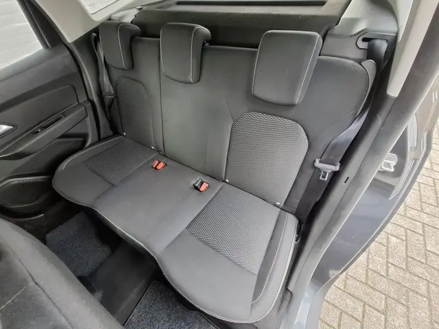 Dacia Duster 1.2 TCe 125 Comfort 2018 Benzine 27