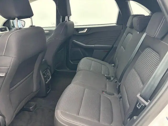 Ford Kuga 2.5 PHEV Titanium 2023 Hybride Benzine 10