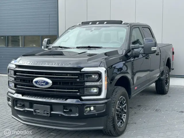 Ford F-350 USA Platinum 2025 Diesel 9
