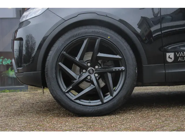 Land Rover Discovery 3.0 Td6 HSE Luxury 2018 Diesel 7
