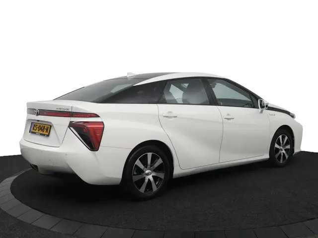 Toyota Mirai FCV Executive 2016 Waterstof 2