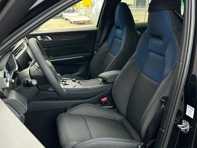 Lynk & Co 01 1.5 Plug-in Hybrid 2025 Hybride Benzine 6