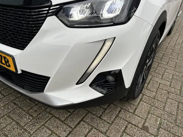 Peugeot 2008 1.2 Turbo 100 PK Allure Pack | 2021 Benzine 34