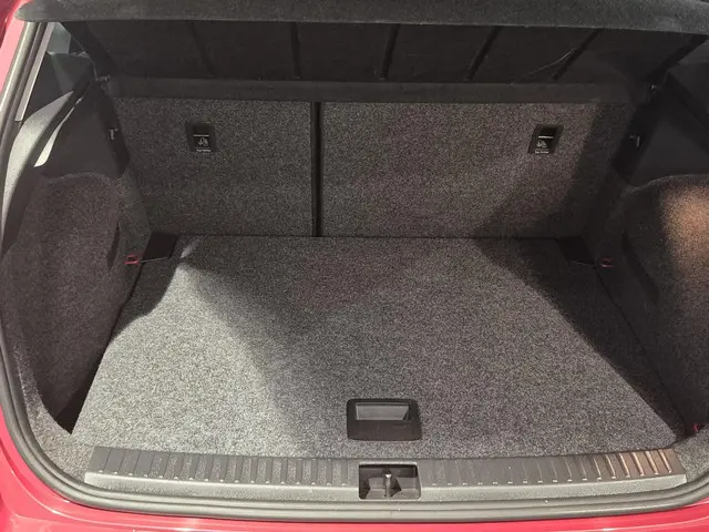 SEAT Arona 1.0 TSI Style Business Intense 2021 Benzine 8