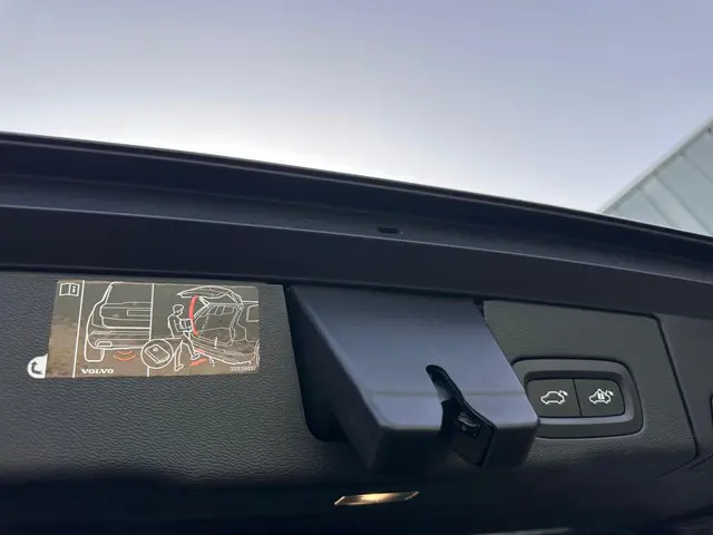 Volvo XC60 2.0 B4 Inscription 2021 Benzine 31