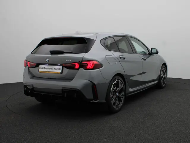 BMW 1 Serie 120 2025 Benzine 2