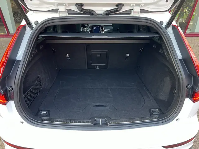 Volvo V60 2.0 B3 Plus Dark 2022 Hybride Benzine 44