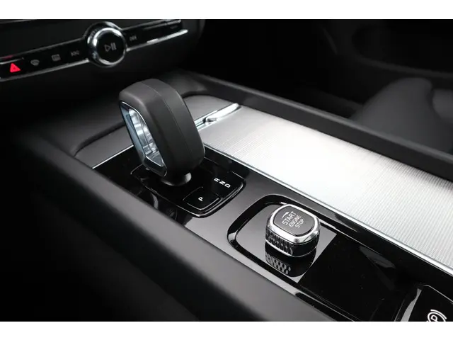 Volvo V60 Cross Country 2.0 B5 AWD Plus 2023 Benzine 33