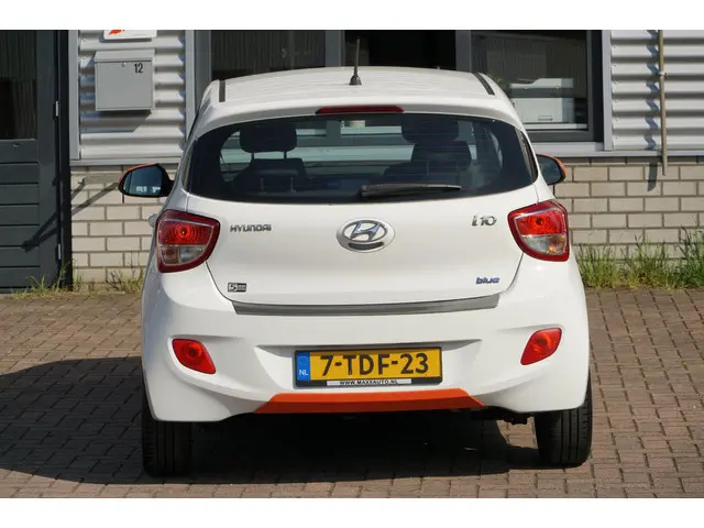 Hyundai i10 1.0i i-Motion Comfort NAVI APP'S 2014 Benzine 9