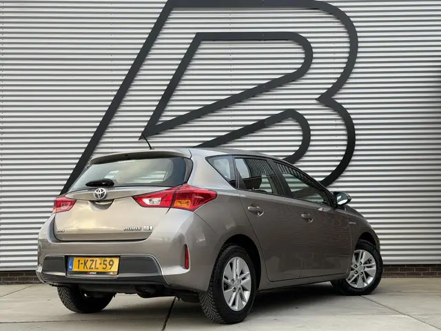 Toyota Auris 1.8 Hybrid Aspiration 2013 Hybride Benzine 3