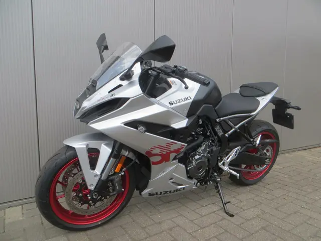 Suzuki GSX GSX-8R 2024 Benzine 10