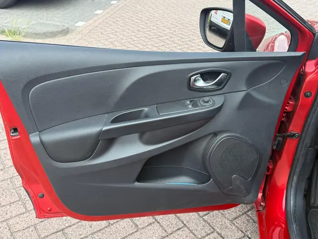 Renault Clio Estate 0.9 TCe Expression 2016 Benzine 9