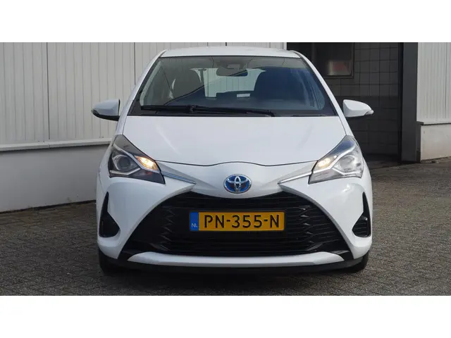 Toyota Yaris 1.5 Hybrid Aspiration 2017 Hybride Benzine 6