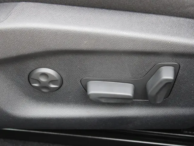 Peugeot 308 SW HYBRID 145 GT 2025 Hybride Benzine 9