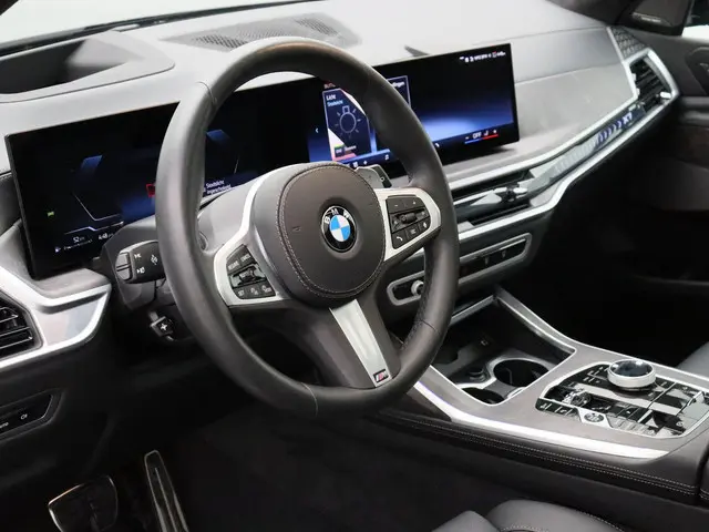 BMW X7 xDrive40i 2025 Benzine 12