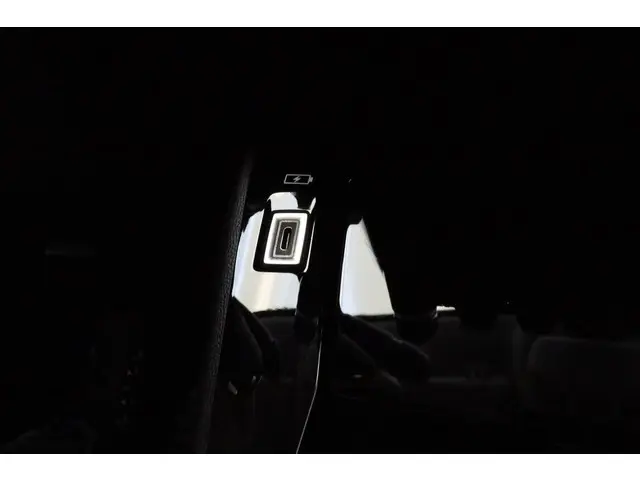 Peugeot 208 1.2 PureTech Allure Pack 2023 Benzine 27