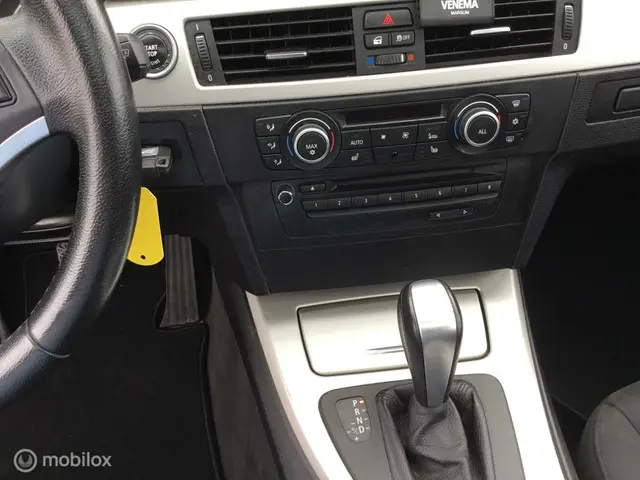 BMW 3 Serie Touring 318i Automaat 2012 Benzine 15