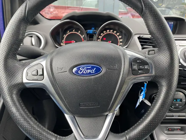 Ford Fiesta 1.6 ST2 182PK 2014 Benzine 19