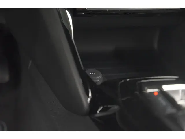 Peugeot 2008 PureTech 130 EAT8 Allure 2024 Benzine 43