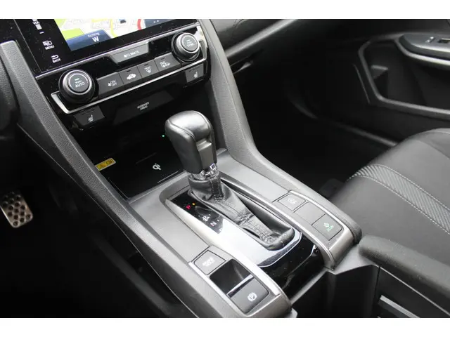 Honda Civic 1.0 i-VTEC Premium Automaat 2020 Benzine 17