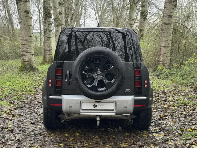 Land Rover Defender 110 P400E 2023 Hybride Benzine 6