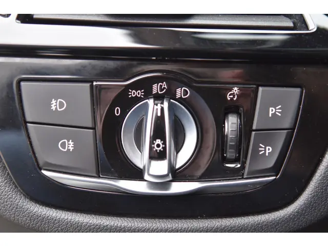 BMW 5 Serie Touring 520i High Executive 2018 Benzine 18