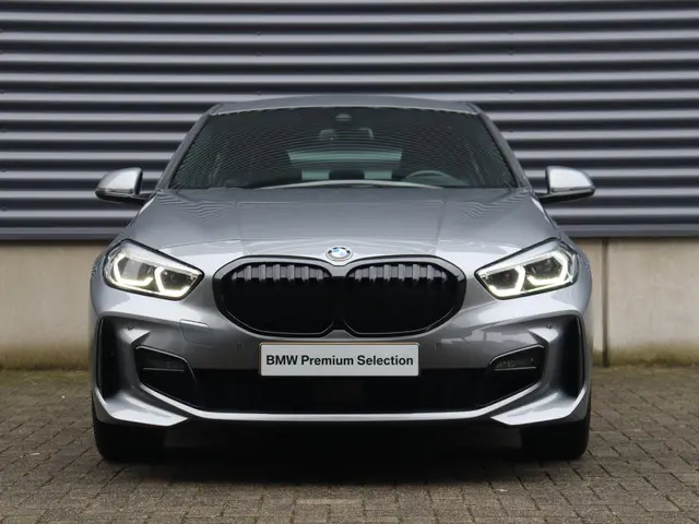 BMW 1 Serie 5-deurs 116i 2022 Benzine 3