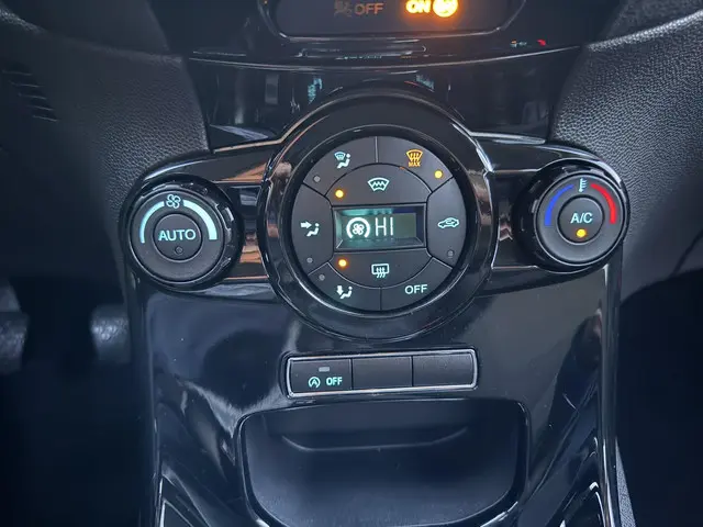 Ford Fiesta 1.0 EcoBoost Titanium 2016 Benzine 19