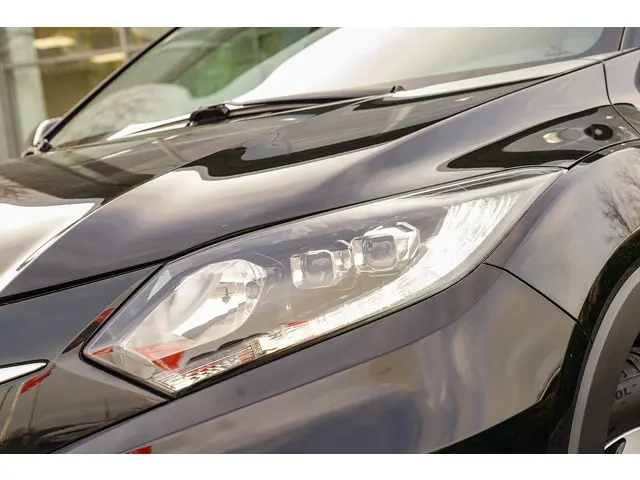 Honda HR-V 1.5i VTEC EXECUTIVE 2018 Benzine 38