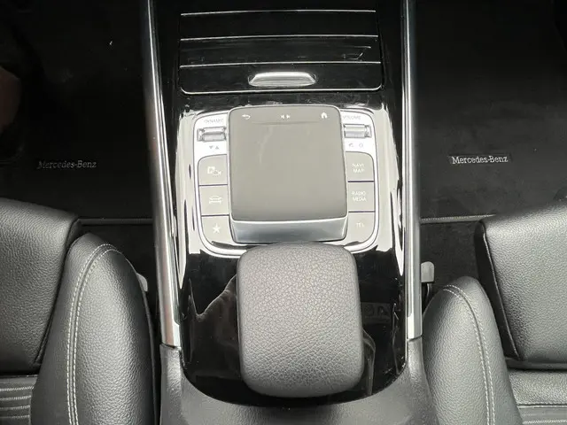 Mercedes-Benz B-Klasse 180 Launch Edition 2020 Benzine 58