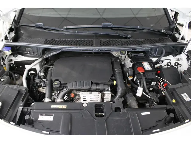Peugeot 3008 1.2 PureTech GT Line 130 PK. 2017 Benzine 38