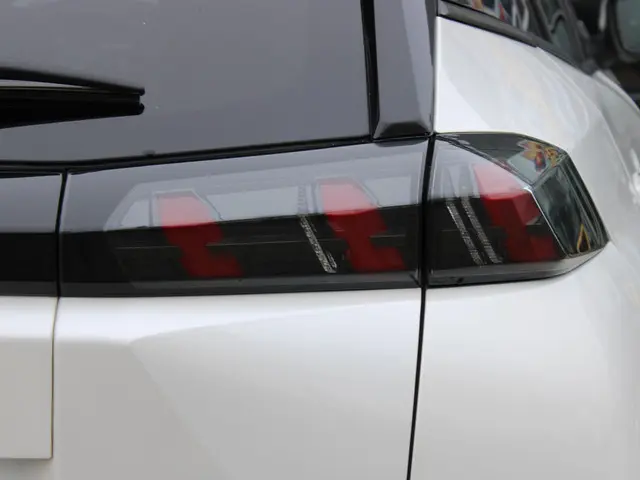 Peugeot 2008 1.2 PT Blue Lease Allure 2020 Benzine 34