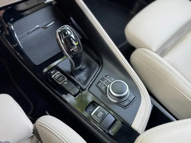 BMW X1 SDrive20i Executive Edition,LEDER,NAP, 2021 Benzine 17