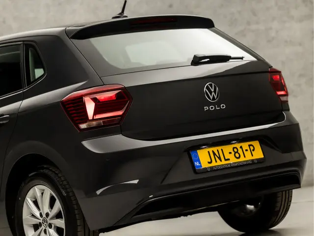 Volkswagen Polo 1.0 TSI Sportline 2021 Benzine 12