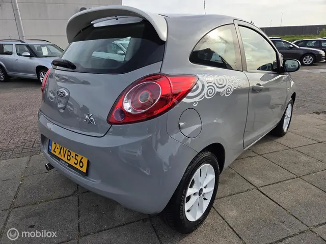 Ford Ka 1.2 Style start/stop AC/Dealer ond 2014 Benzine 8