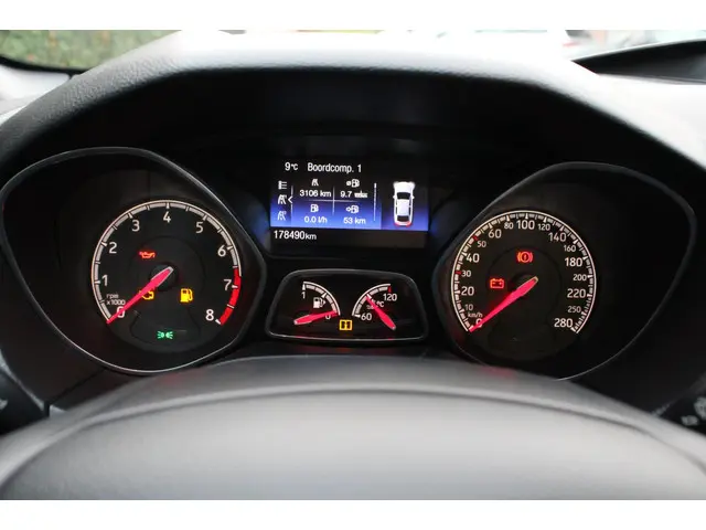 Ford Focus 2.0 ST kleppenuitlaat 2017 Benzine 13