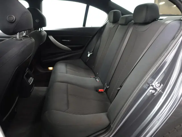 BMW 3 Serie 320i M Sport High Exe Aut- 2012 Benzine 22