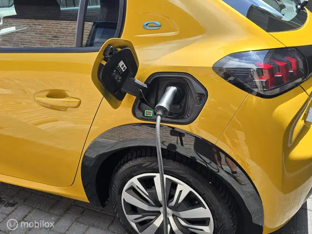 Peugeot e-208 EV Active 50 kWh 2023 Elektrisch 27